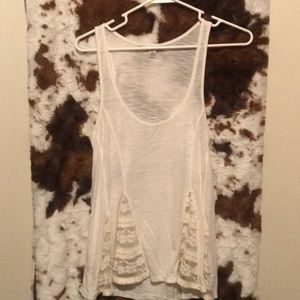 Woman’s American eagle medium tank top